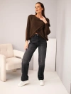 Asymmetrischer Damenpullover mit Spitzenbesatz braun