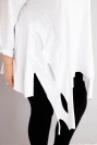 Dámská bavlněná blůza Plus Size s asymetrickým spodním lemem a výřezy bílá