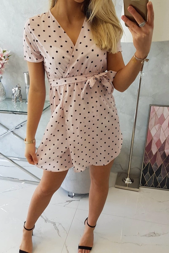 Kleid mit puderrosa Tupfen