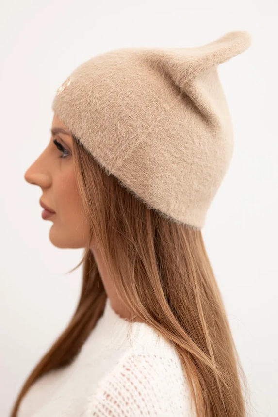 Classic women's alpaca hat with decorative plate beige