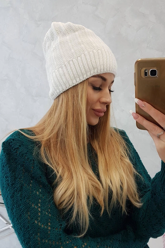 Čapica s fleece Anna K238 biely