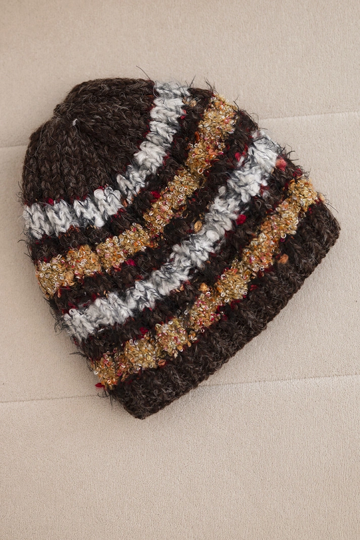 Damenwintermütze mit bunter Wolle und elastischem Bund K352 braun+weiß