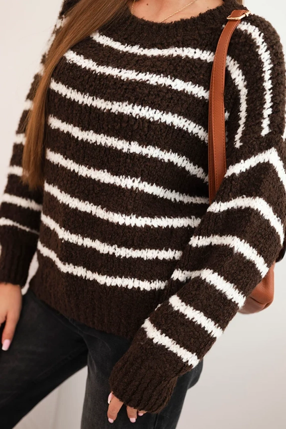 Women's loose-fitting striped sweater with wool brown