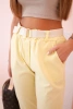 Damenhose aus Viskose mit Gürtel und hochgekrempeltem Bein gelb 