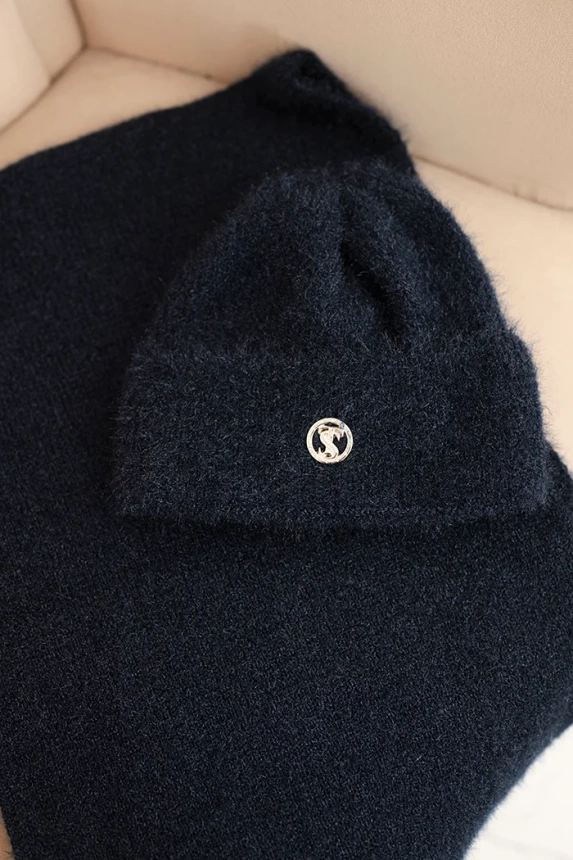 Women's set with a hat and a snood made of soft knit navy blue