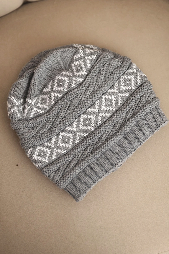 Women's winter hat with pattern and wool K425 gray