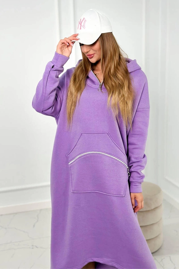 Isoliertes Kleid mit Kapuze violett