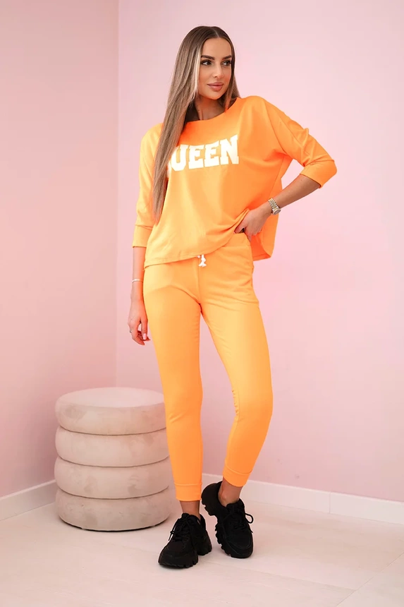 Set with Queen print orange neon