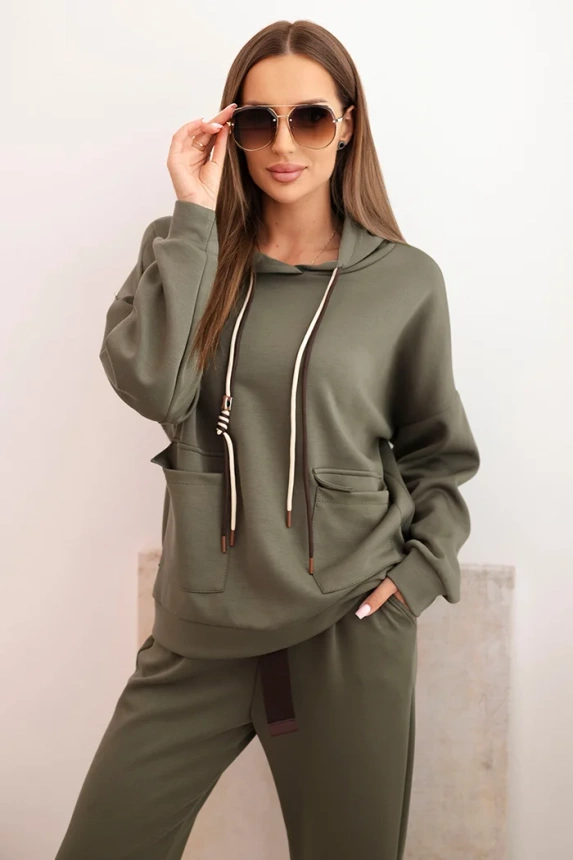 Damen-Set mit Kapuzenpullover und Hose mit Gürtel khaki masełkowy