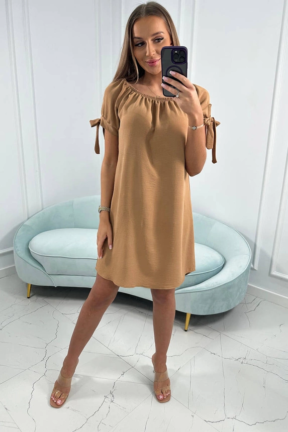 Kleid mit gestuften Ärmeln in Camel
