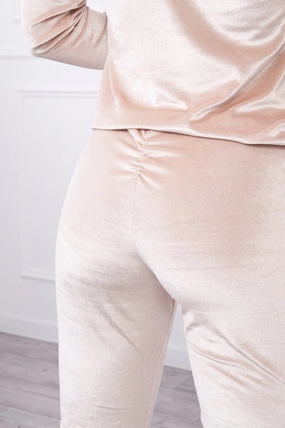 Velor set with ruffles at the back beige