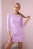 Suknelė su dekoratyvinėmis sagomis violetinės spalvos
