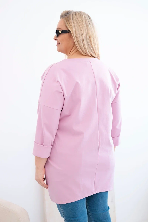 Moteriška bluzka Plus Size su ilgesniu nugaros kirpimu ir ilgomis rankovėmis tamsiai rožinė