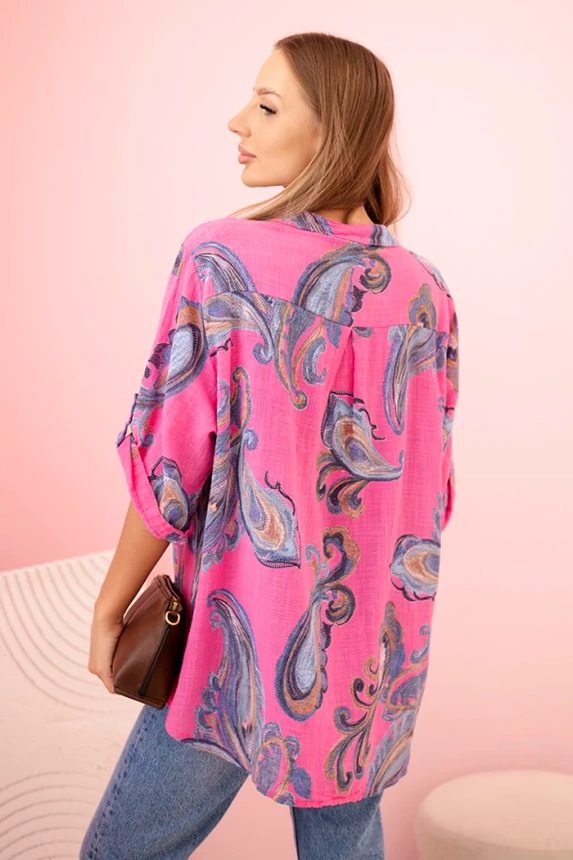 Damenbluse aus Baumwolle mit dekorativem Print und hochgekrempelten Ärmeln rosa
