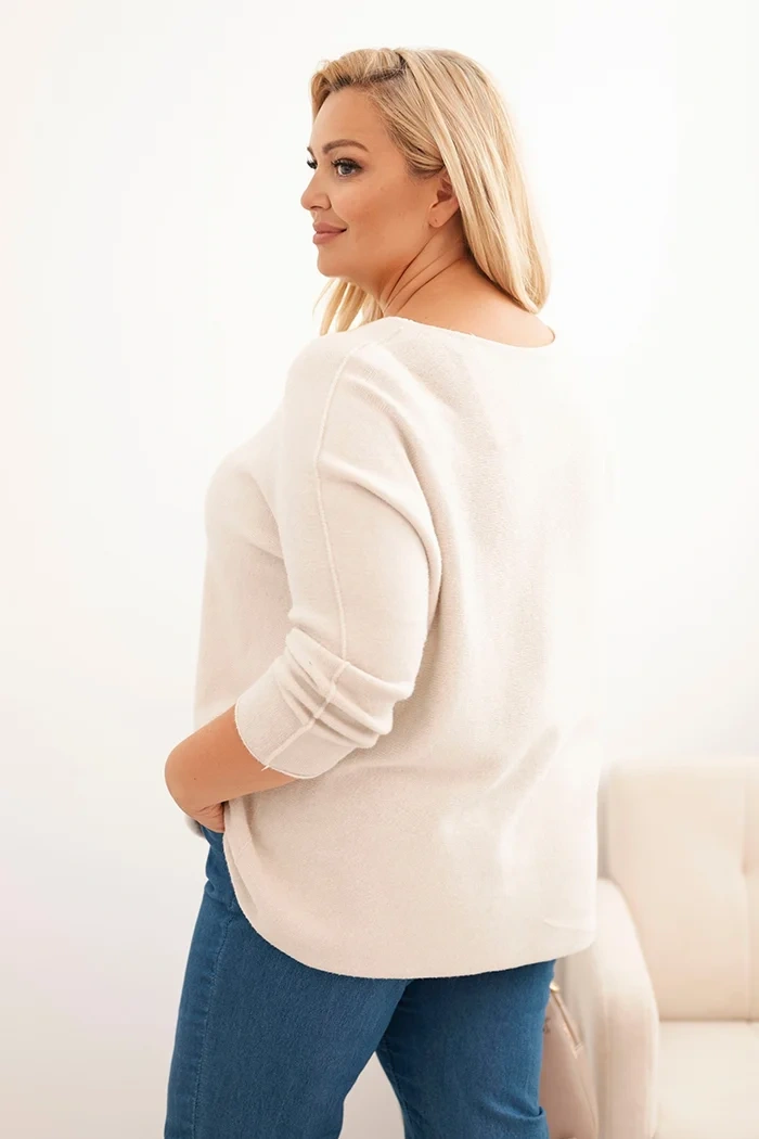 Sweter damski plus size z dekoltem łódką beżowy