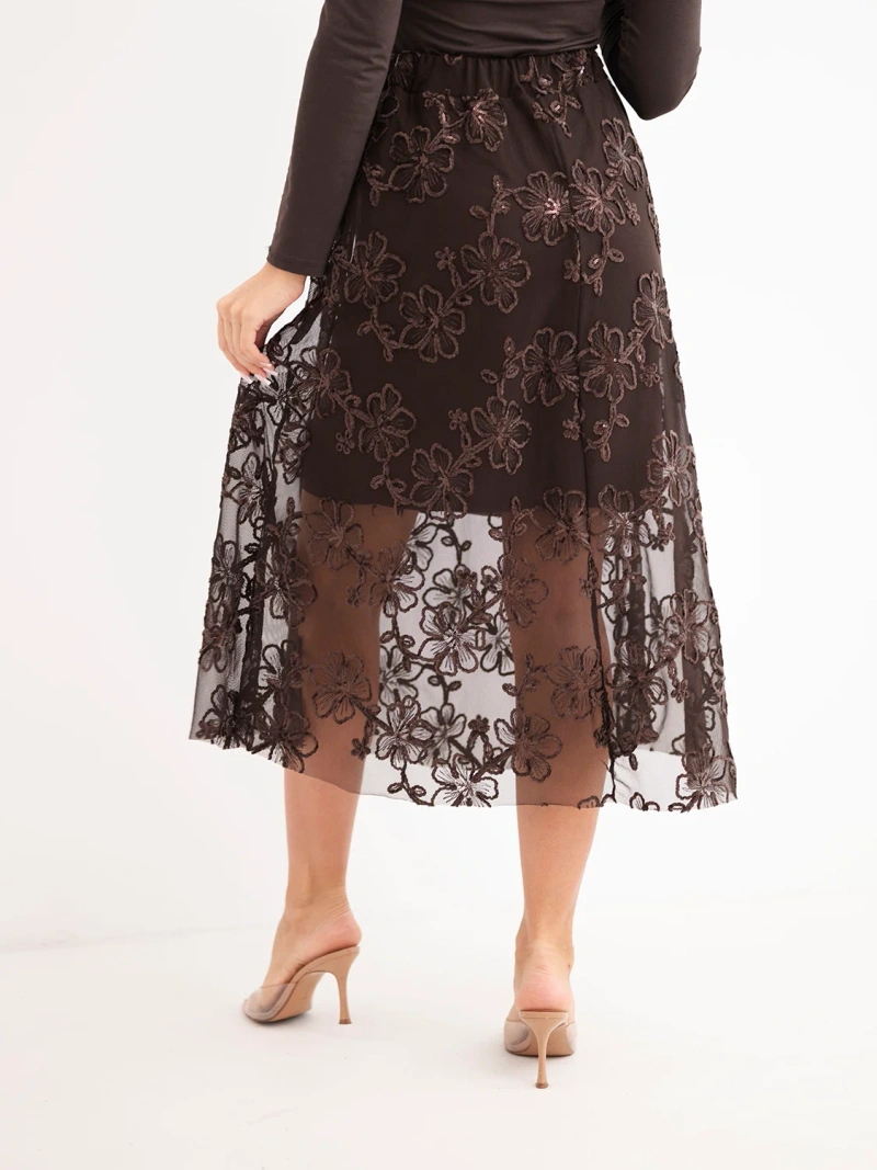A skirt women's flared with embroidered flowers brown