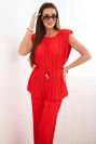 Plissiertes Damen-Set aus Viskose mit Bluse zum Binden und weiten Hosen rot