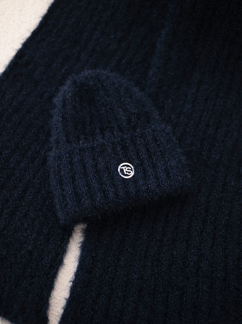 Damen-Set Mütze und langer Schal aus weichem Garn marineblau