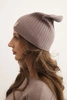 Women's ribbed cap with decorative button made of viscose and modal fango