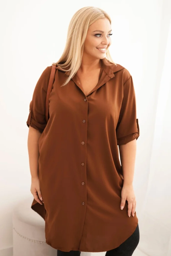 Dámská košilová šaty Plus Size s delším zadním dílem a ohrnutým rukávem tmavě camelová