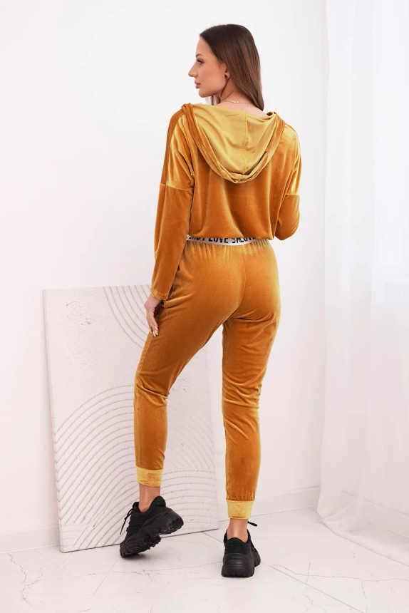 Veloursset mit Kapuze in Senf