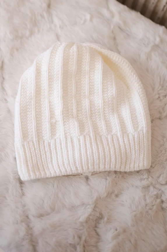 Čapica s fleece Anna K238 ecru