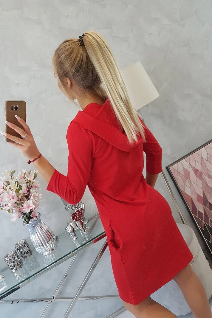 Šaty s kapucňou a vreckami červená