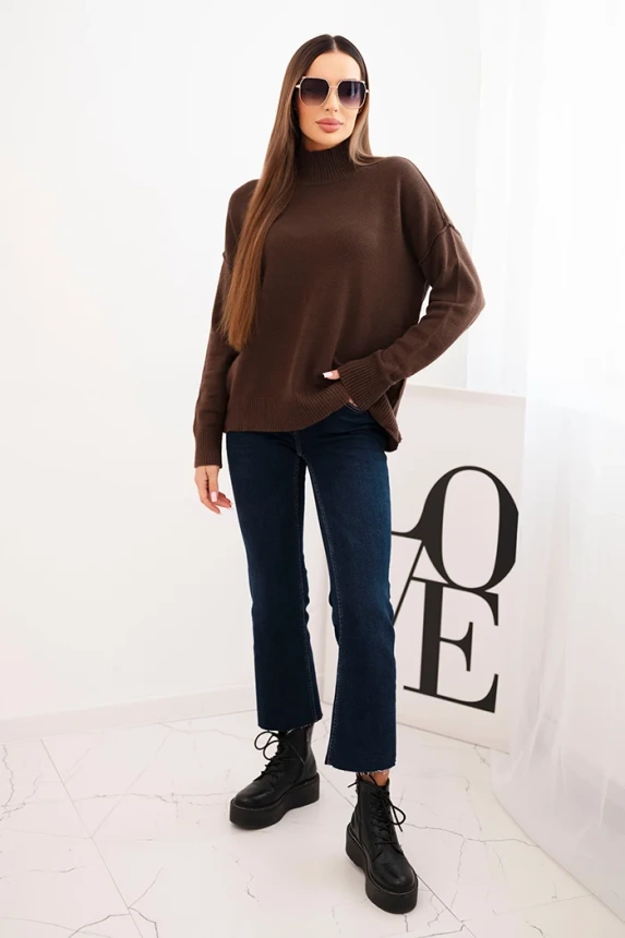 Damenpullover aus Viskose mit geripptem Rollkragen und lockerem Schnitt braun