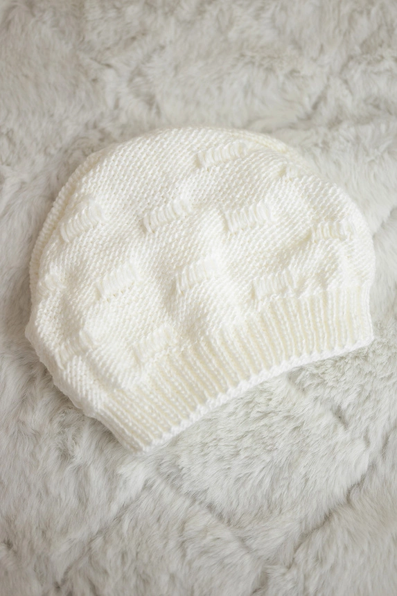 Women's cap Nastia K373 white