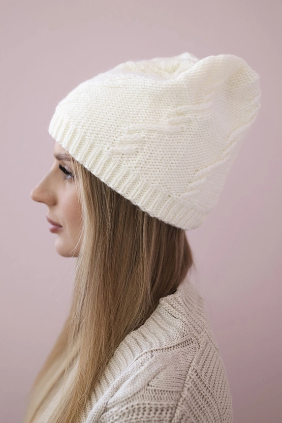 Women's cap Lorena K377 ecru