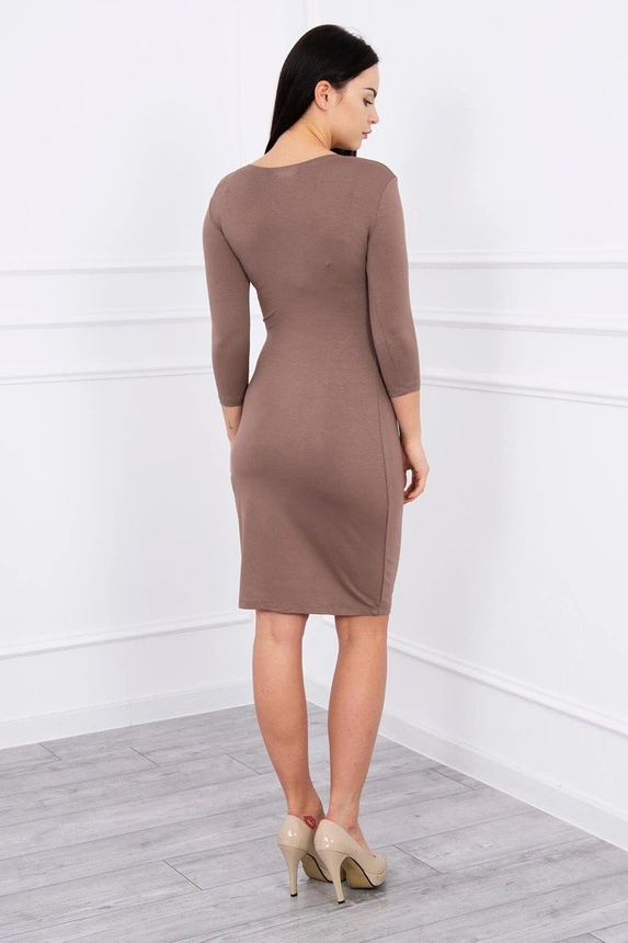 Dress fitted with a cut under the bust cappuccino