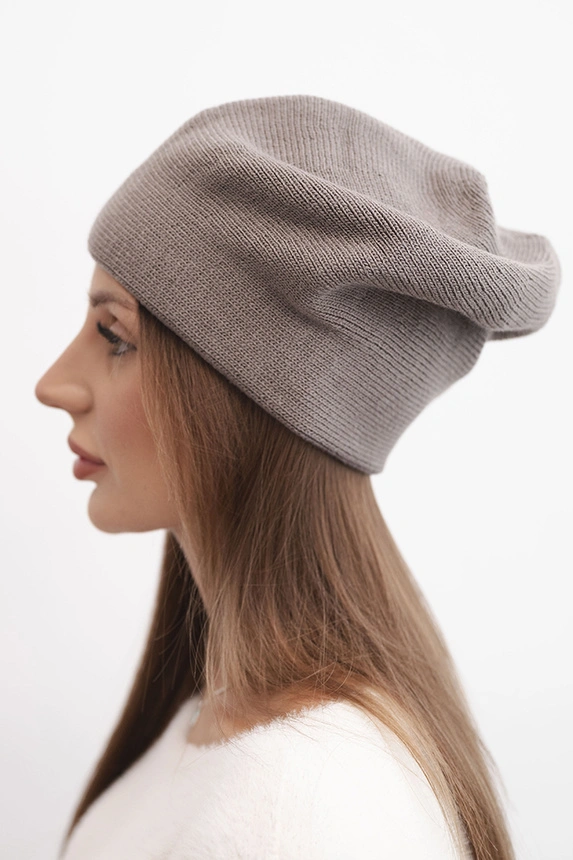 Moteriška vilnonė klasikinė lygi beanie K420 cappuccino