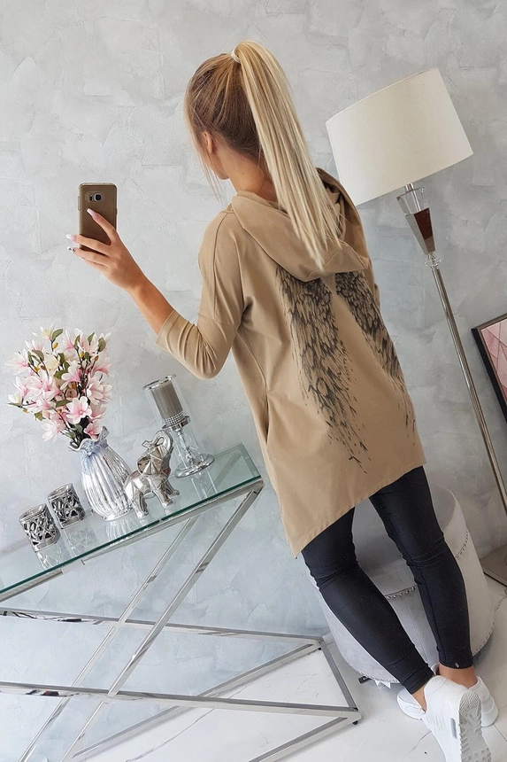 Mikina s potlačou krídel ťavej farby