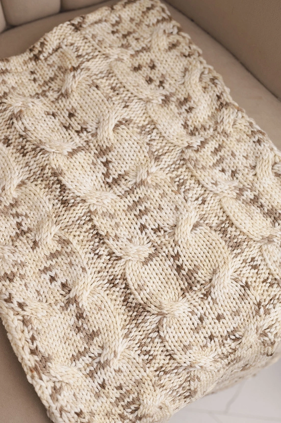 Damenschal aus dickem meliertem Wollmaterial für den Winter KN24 hellbeige