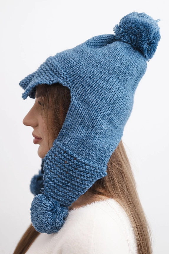 Damenwintermütze aus Wolle mit Schirm und Pompons K475 jeansblau