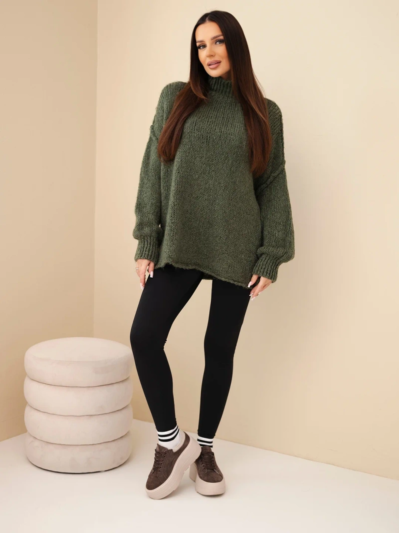 Sweter damski oversize z dodatkiem wełny z golfem i szerokimi rękawami khaki