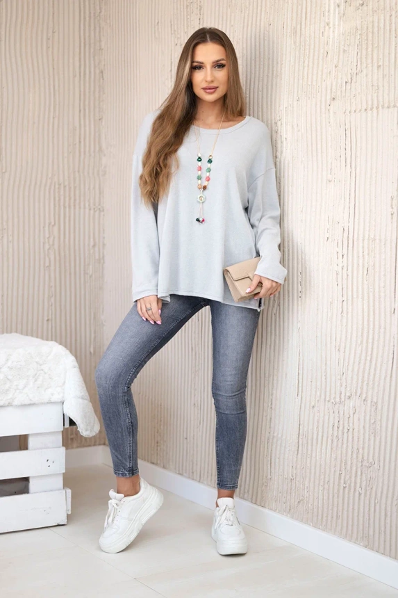 Blouse with necklace grey