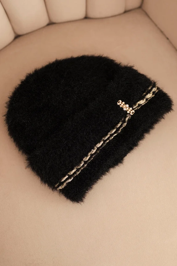 Damen Wintermütze flauschig mit Perlen und dekorativem Muster schwarz