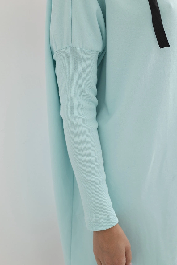 Oversize mikina s asymetrickými boky mint