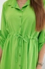 Suknelė su sagų užsegimu ir kaklaraiščiu ties juosmeniu ryškiai žalia