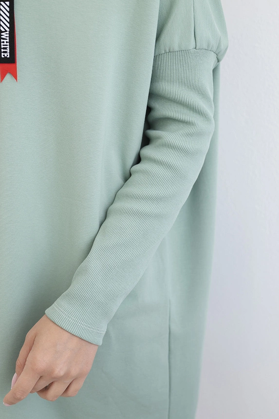 Oversize sweatshirt with asymmetrical sides dark mint