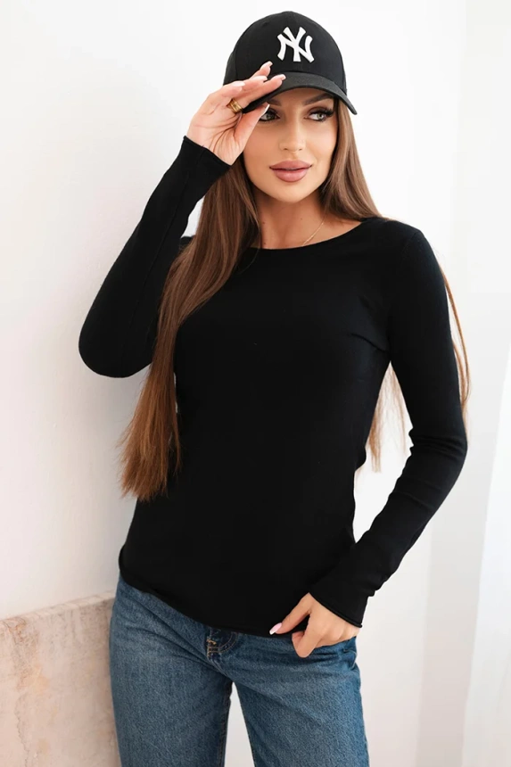 Women's viscose sweater with a round neckline and fitted style black