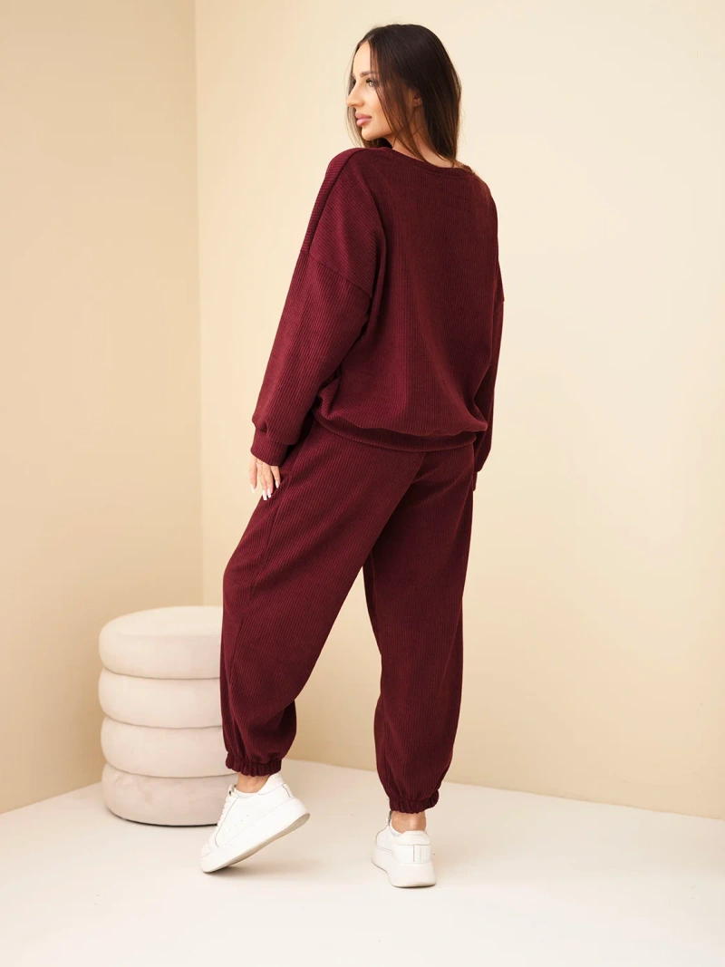Women's corduroy set with sweatshirt and jogger pants burgundy