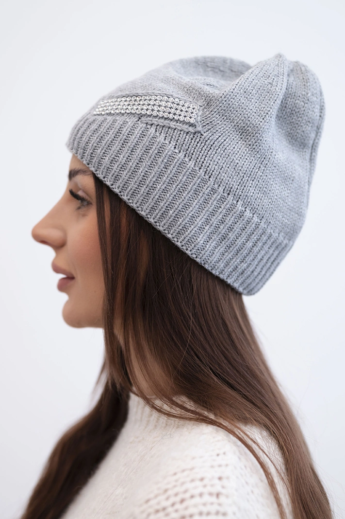 Damenmütze aus Wolle Winter mit dekorativem Zirkonband K402 grau