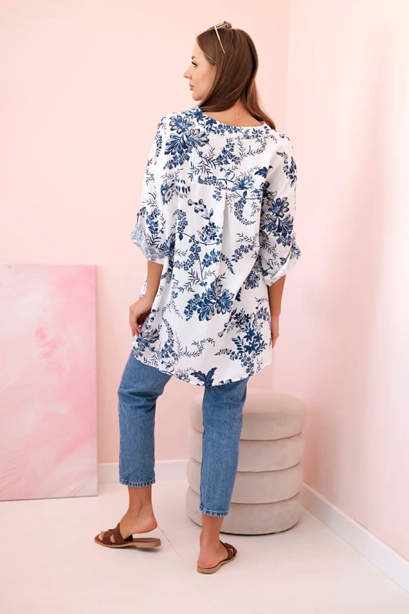 Damenhemd mit V-Ausschnitt und Blumenmuster marineblau