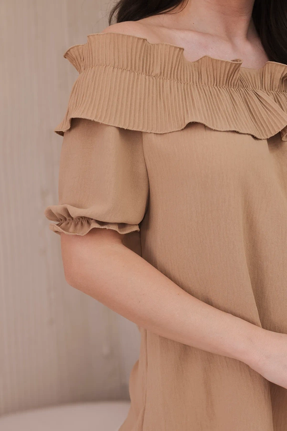 Spanish blouse with a decorative frill Camel