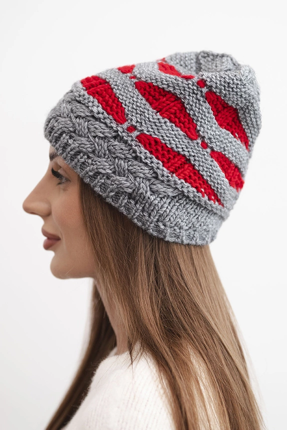 Women's winter hat with thick wool knit and stripes K465 gray + red