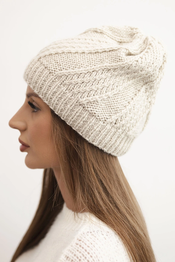 Damenwintermütze aus Wolle K441 beige