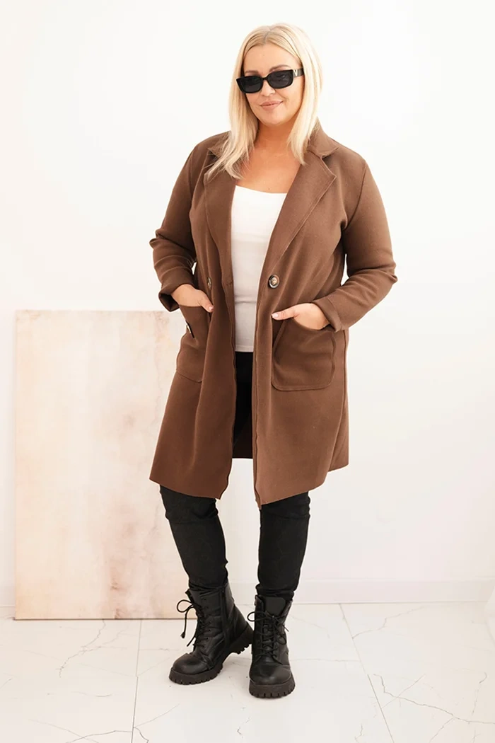Dámský elegantní kabát Plus Size s límcem a velkými kapsami čokoládový