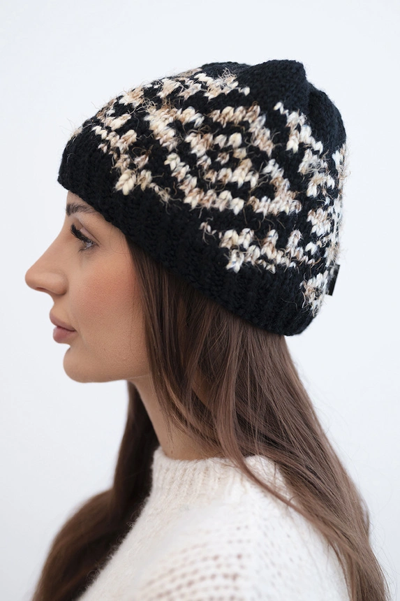 Women's wool winter hat with decorative crystals K399 black